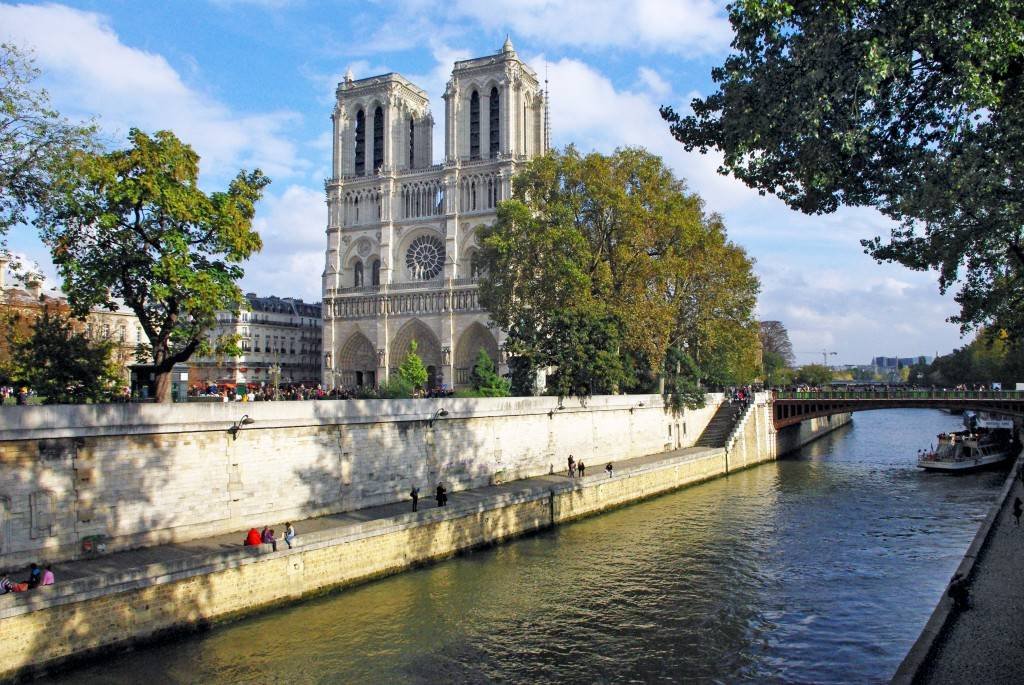 Notre Dame Euro Disney Transfer